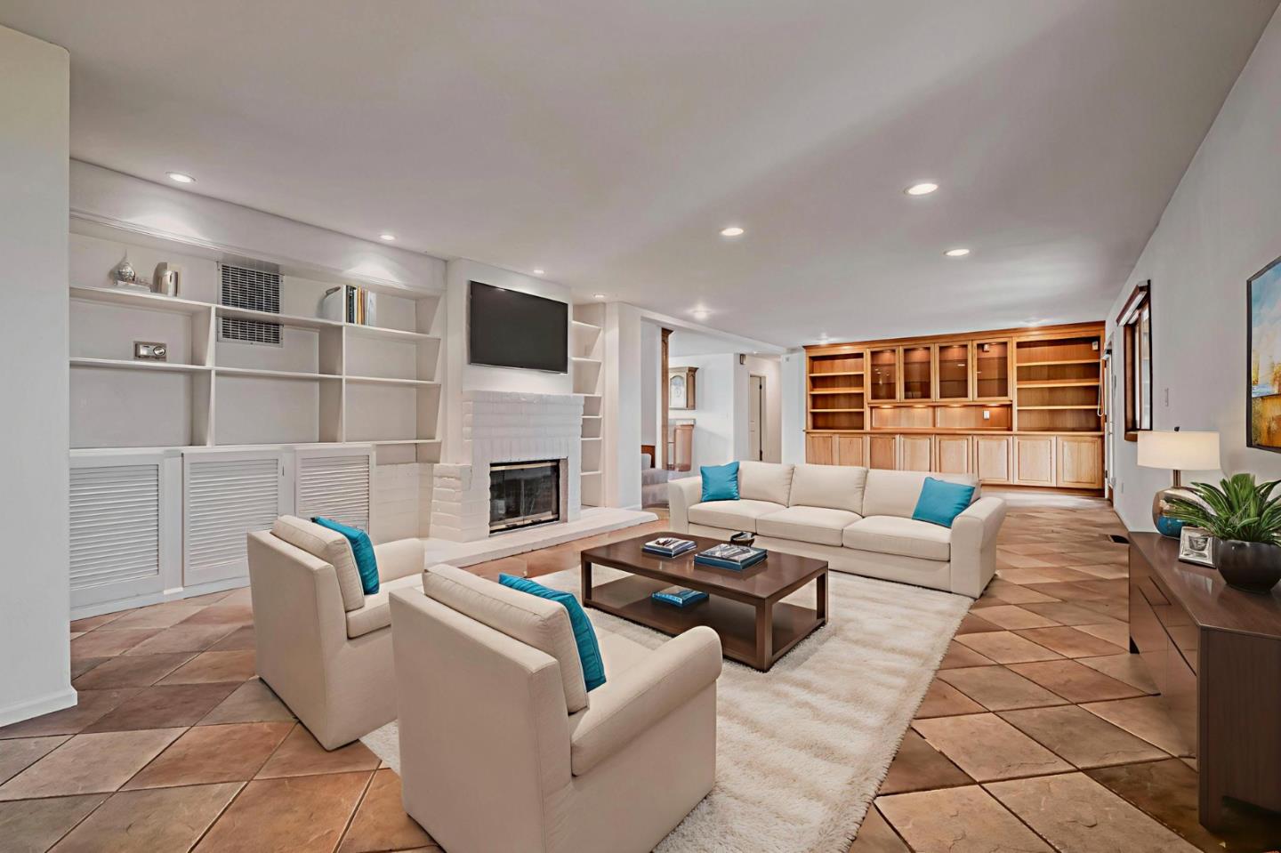 Detail Gallery Image 5 of 32 For 425 Vista Del Mar Dr, Aptos,  CA 95003 - 5 Beds | 3/1 Baths