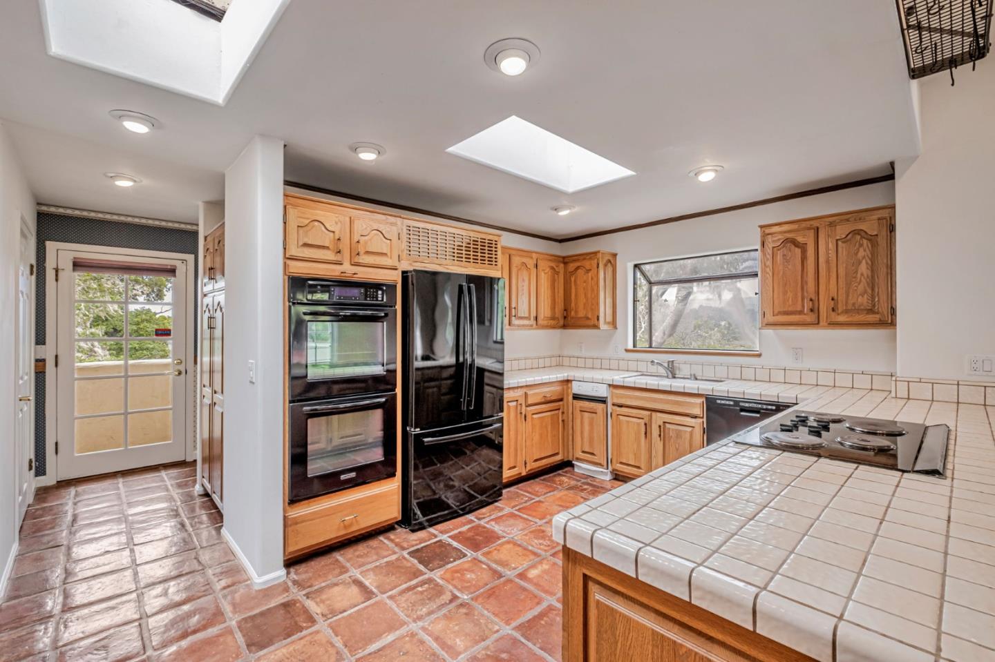 Detail Gallery Image 8 of 32 For 425 Vista Del Mar Dr, Aptos,  CA 95003 - 5 Beds | 3/1 Baths