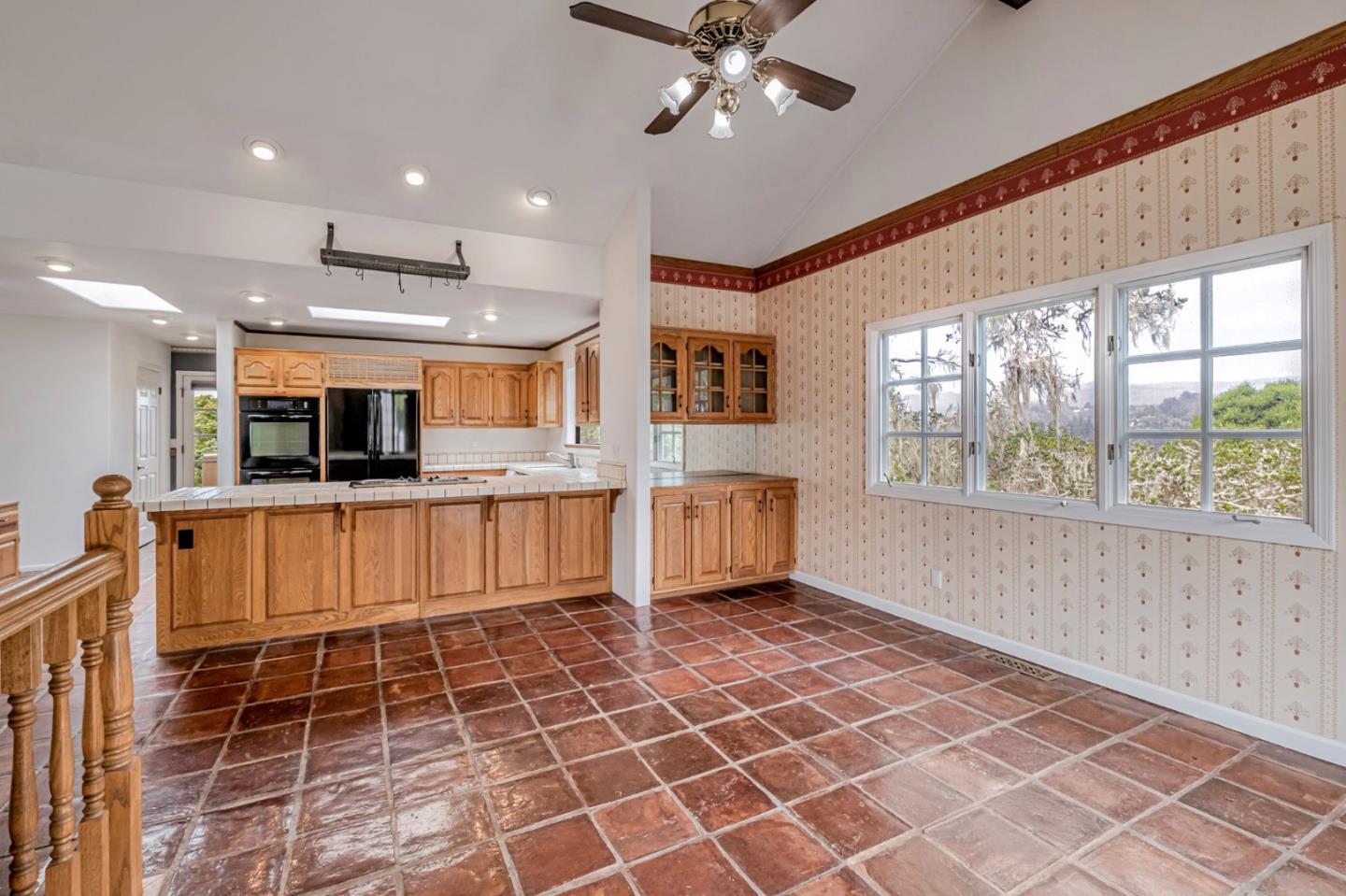 Detail Gallery Image 9 of 32 For 425 Vista Del Mar Dr, Aptos,  CA 95003 - 5 Beds | 3/1 Baths