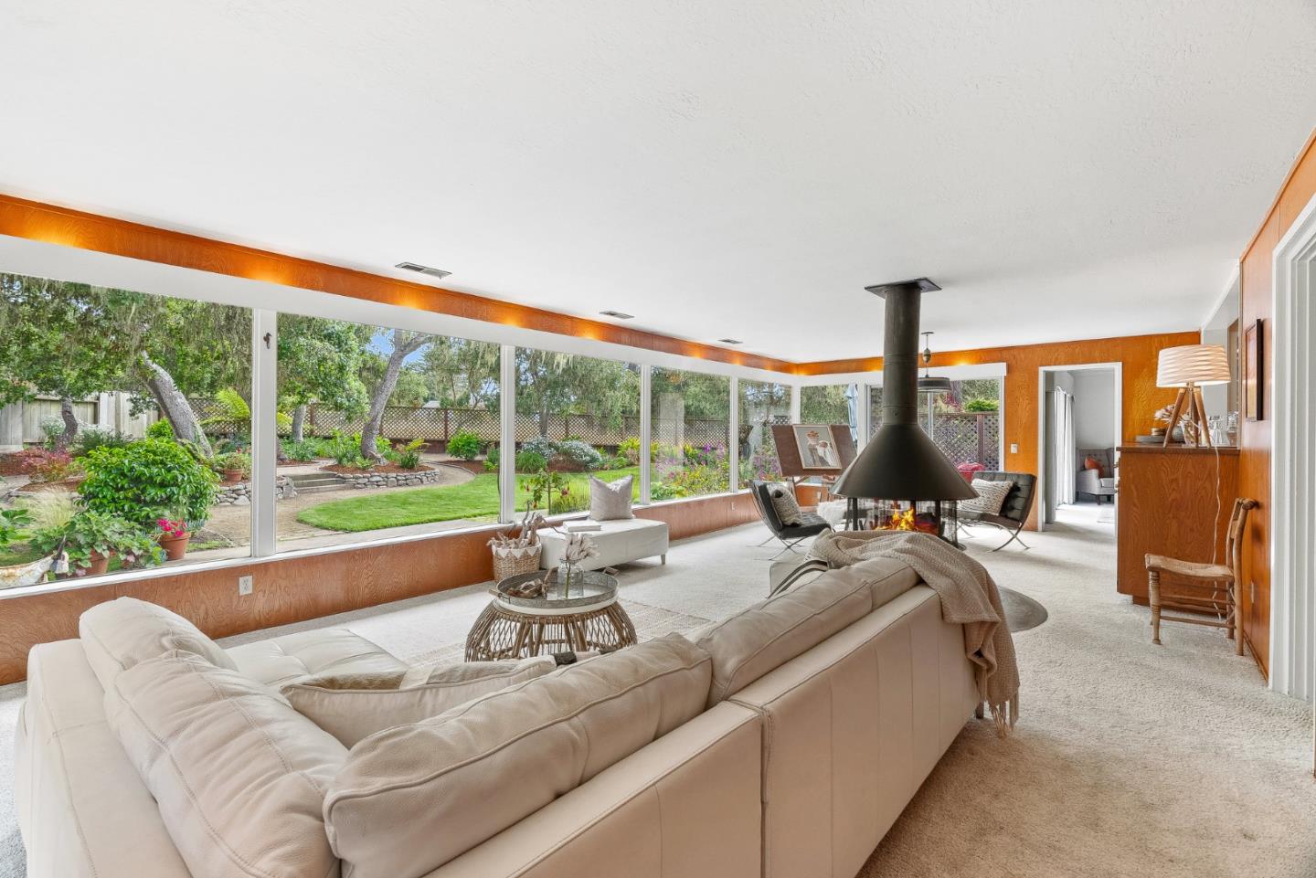 Detail Gallery Image 4 of 23 For 2833 Forest Lodge Rd, Pebble Beach,  CA 93953 - 4 Beds | 3 Baths