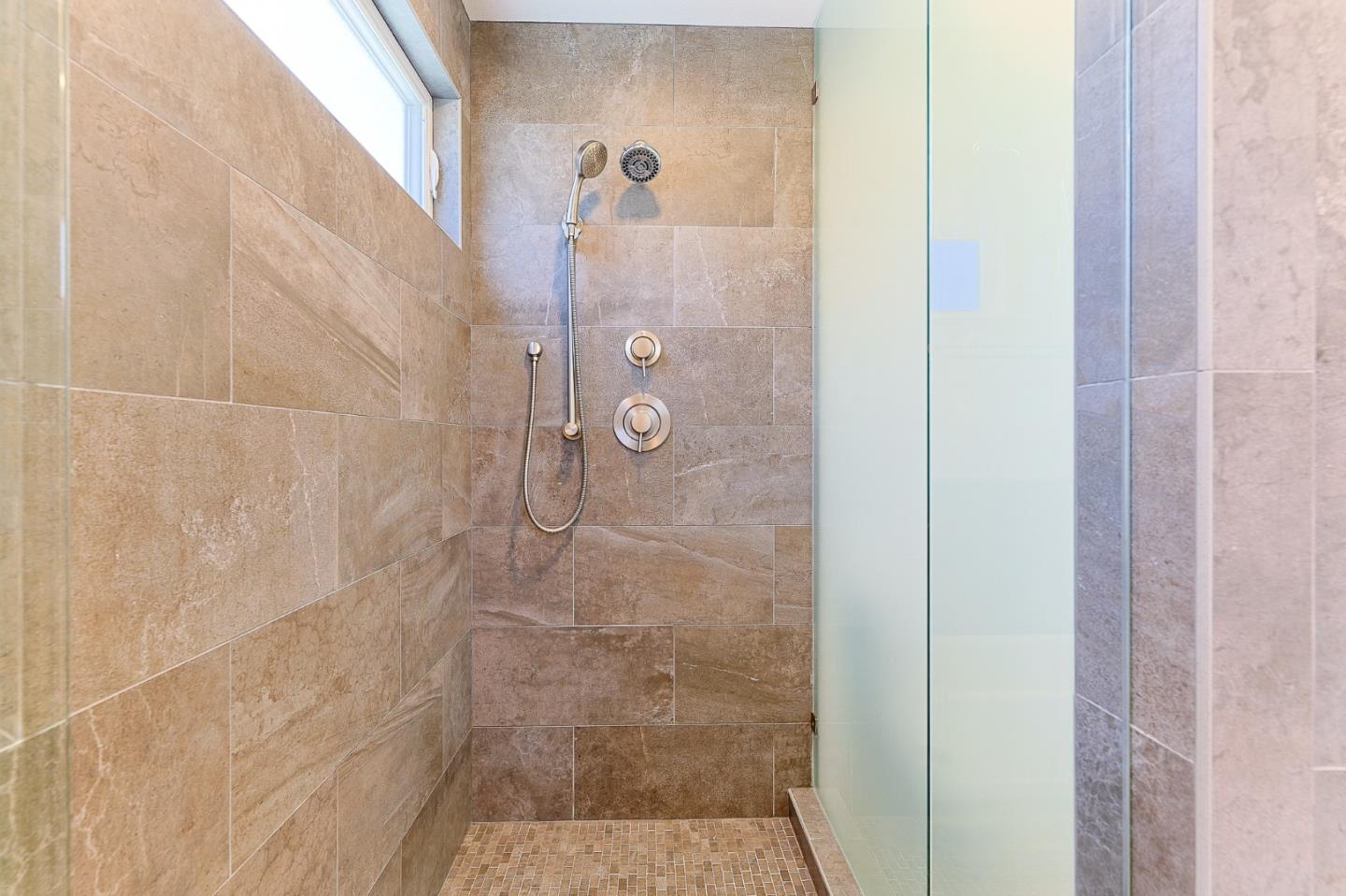 Detail Gallery Image 19 of 45 For 9355 Holly Oak Way, Salinas,  CA 93907 - 3 Beds | 2 Baths