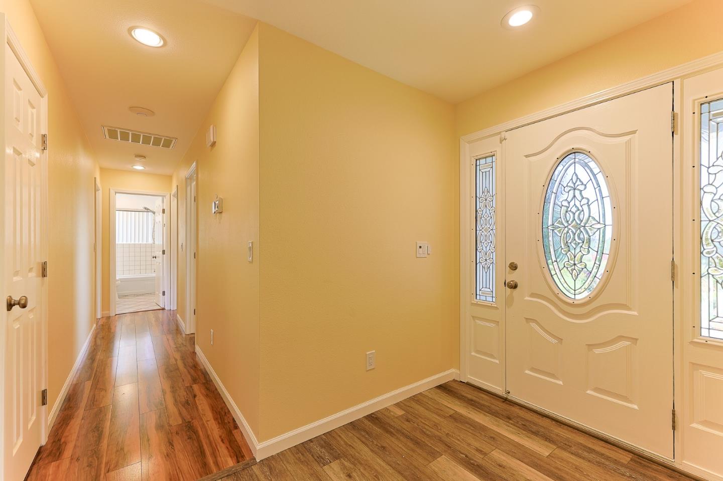 Detail Gallery Image 9 of 45 For 9355 Holly Oak Way, Salinas,  CA 93907 - 3 Beds | 2 Baths