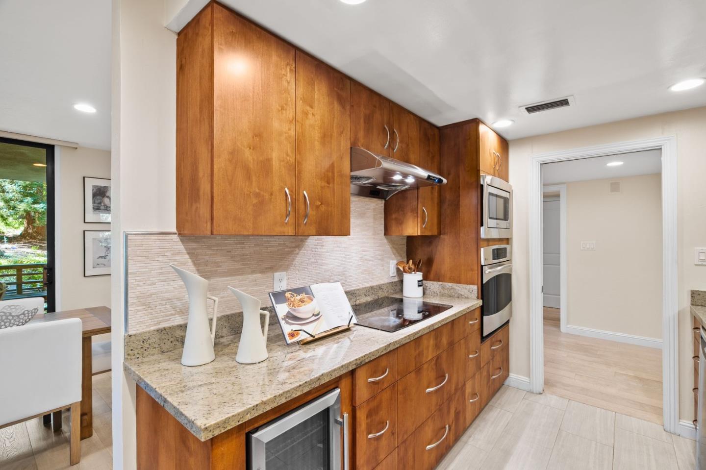Detail Gallery Image 12 of 43 For 1100 Sharon Park Dr #2,  Menlo Park,  CA 94025 - 2 Beds | 2 Baths