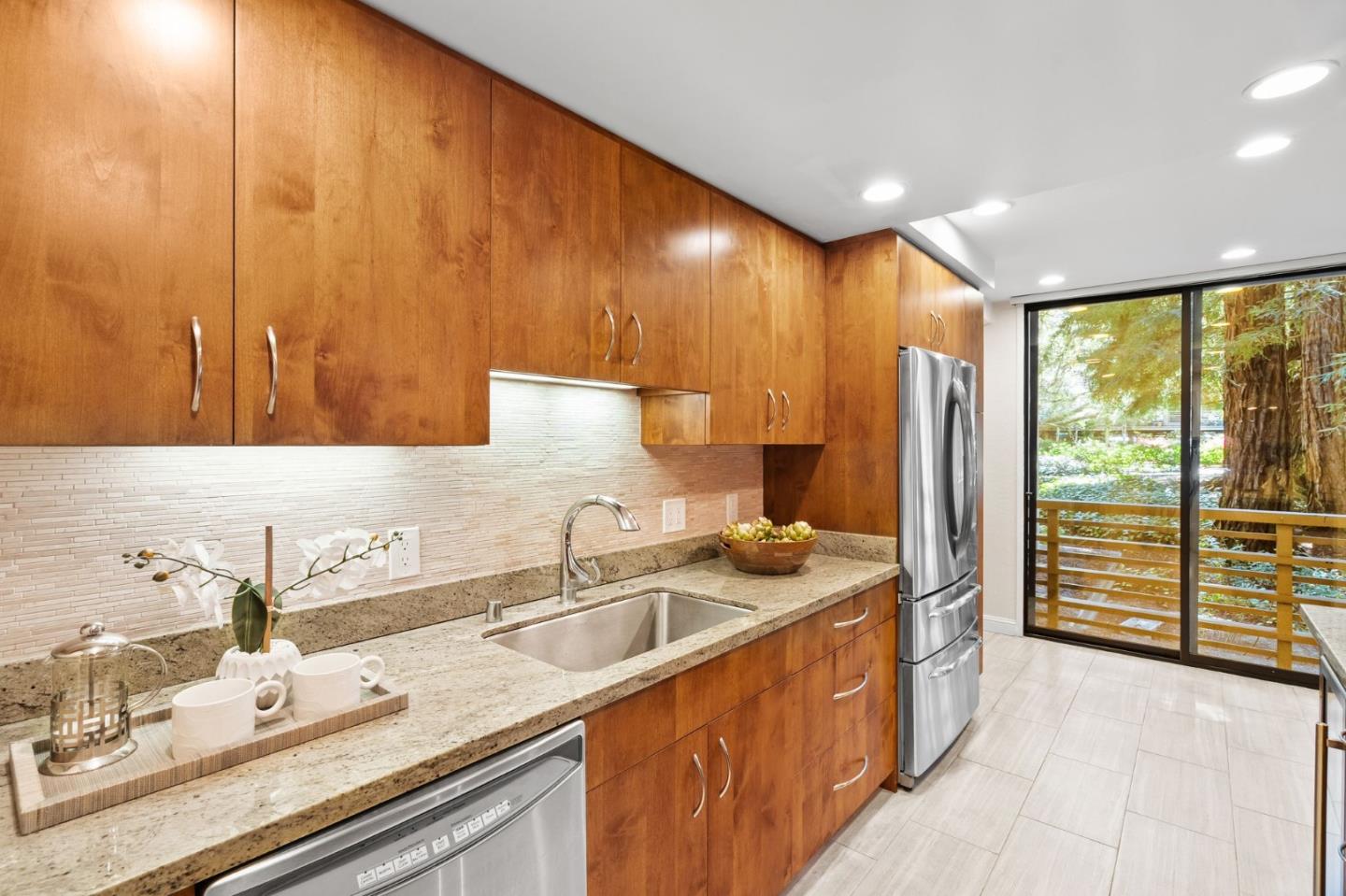 Detail Gallery Image 14 of 43 For 1100 Sharon Park Dr #2,  Menlo Park,  CA 94025 - 2 Beds | 2 Baths