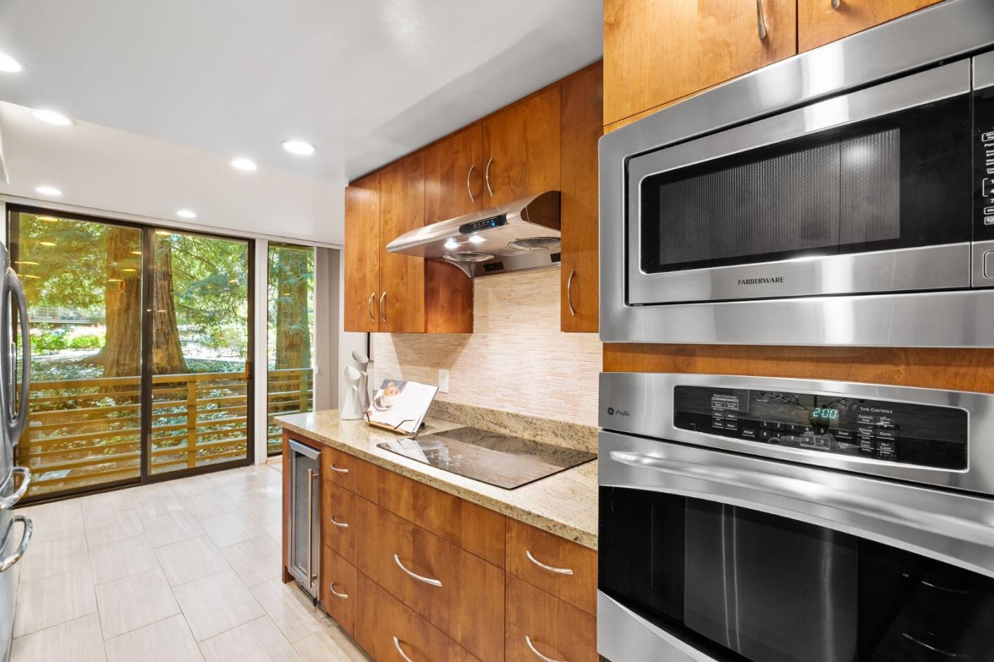 Detail Gallery Image 15 of 43 For 1100 Sharon Park Dr #2,  Menlo Park,  CA 94025 - 2 Beds | 2 Baths