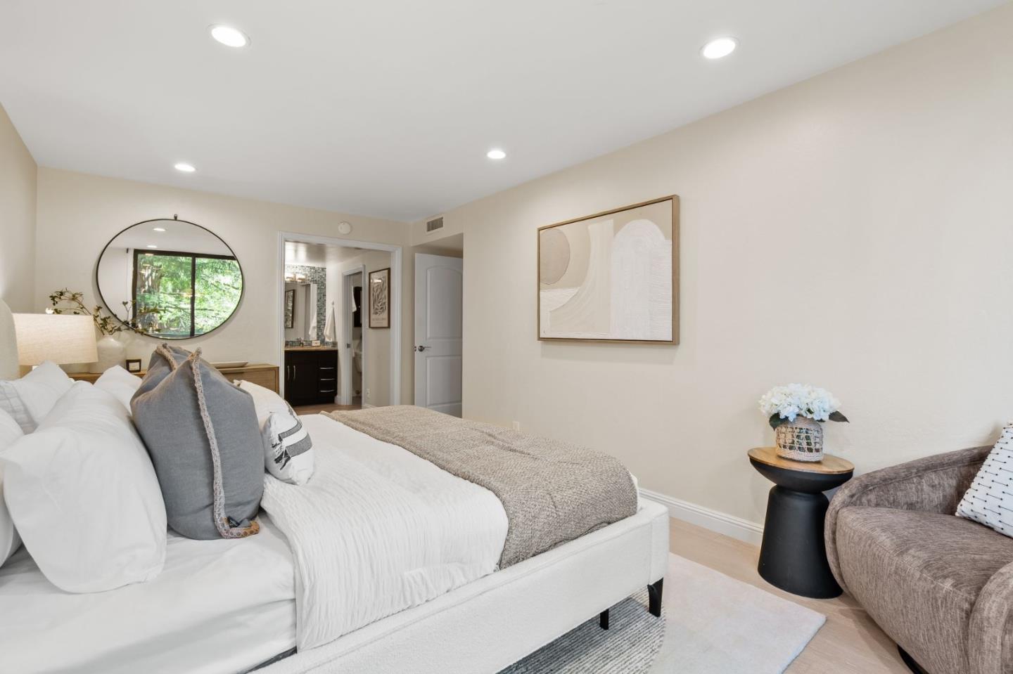 Detail Gallery Image 18 of 43 For 1100 Sharon Park Dr #2,  Menlo Park,  CA 94025 - 2 Beds | 2 Baths
