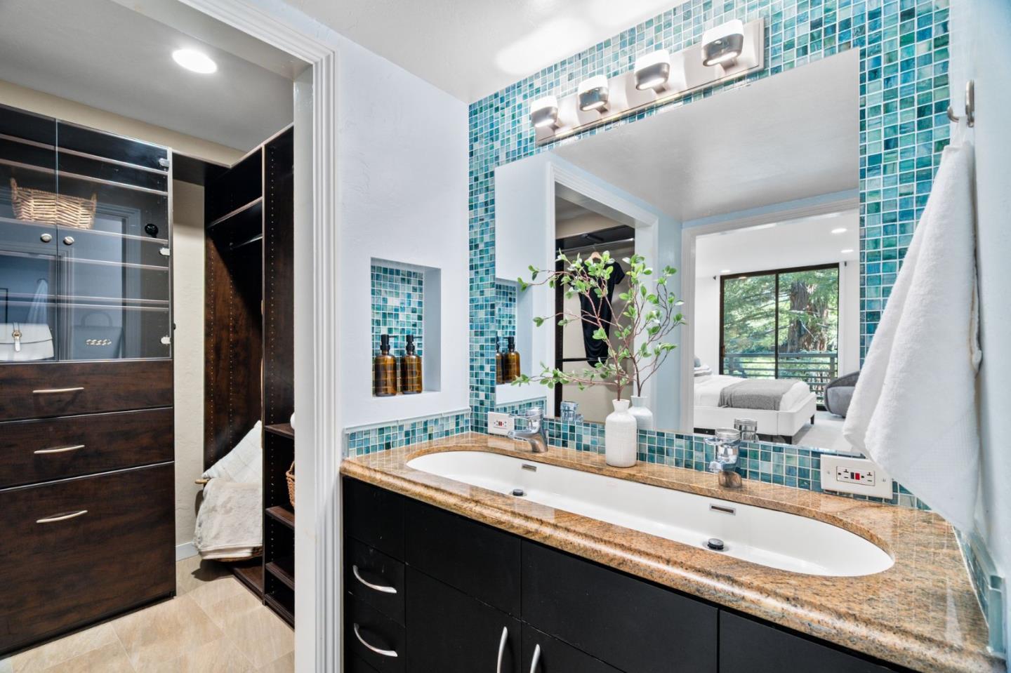 Detail Gallery Image 19 of 43 For 1100 Sharon Park Dr #2,  Menlo Park,  CA 94025 - 2 Beds | 2 Baths