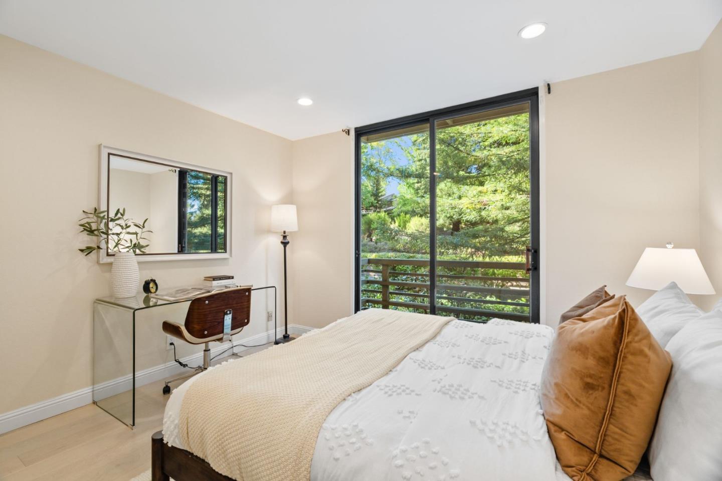 Detail Gallery Image 24 of 43 For 1100 Sharon Park Dr #2,  Menlo Park,  CA 94025 - 2 Beds | 2 Baths