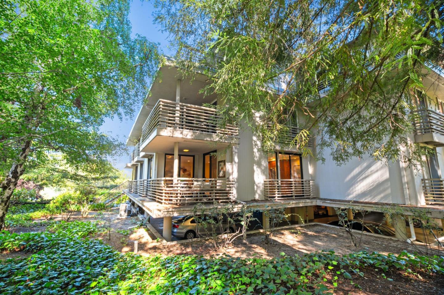 Detail Gallery Image 31 of 43 For 1100 Sharon Park Dr #2,  Menlo Park,  CA 94025 - 2 Beds | 2 Baths