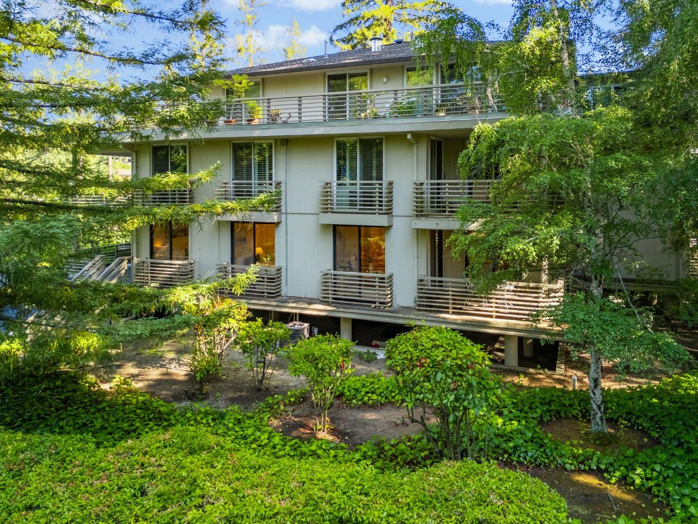 Detail Gallery Image 32 of 43 For 1100 Sharon Park Dr #2,  Menlo Park,  CA 94025 - 2 Beds | 2 Baths