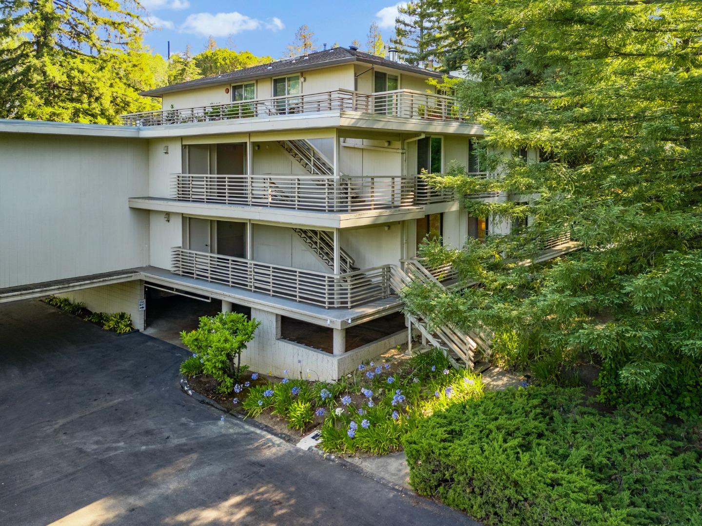 Detail Gallery Image 33 of 43 For 1100 Sharon Park Dr #2,  Menlo Park,  CA 94025 - 2 Beds | 2 Baths