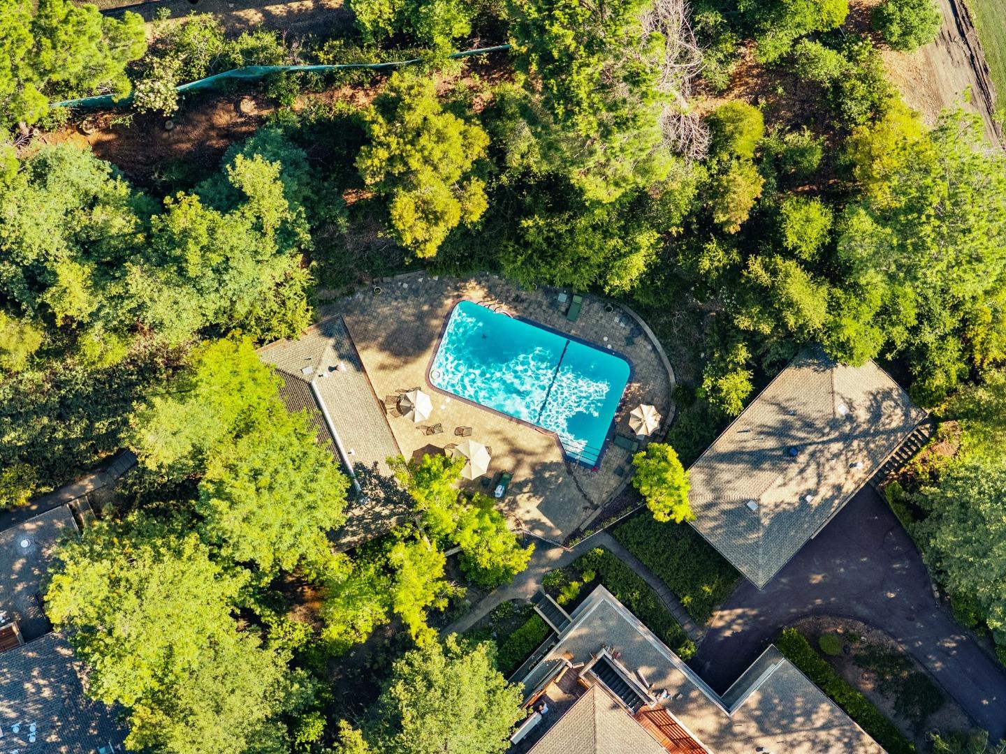 Detail Gallery Image 36 of 43 For 1100 Sharon Park Dr #2,  Menlo Park,  CA 94025 - 2 Beds | 2 Baths