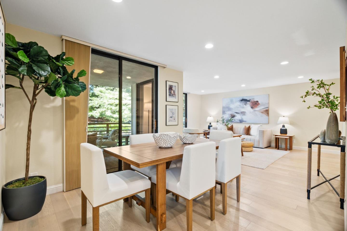 Detail Gallery Image 8 of 43 For 1100 Sharon Park Dr #2,  Menlo Park,  CA 94025 - 2 Beds | 2 Baths