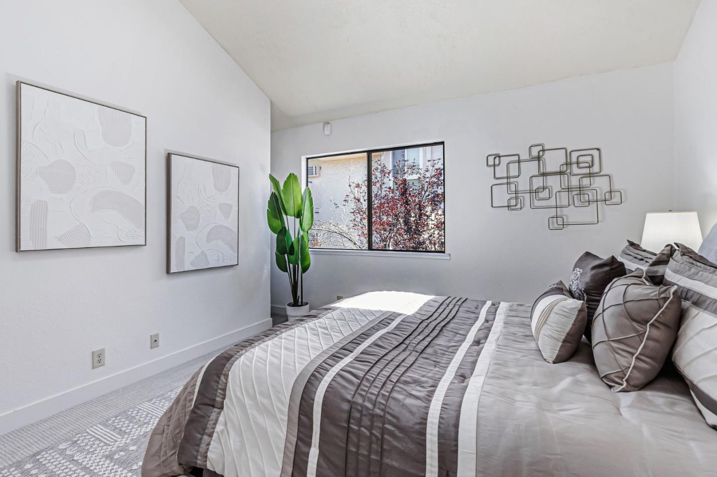 Detail Gallery Image 33 of 54 For 1152 Capri Dr, Campbell,  CA 95008 - 3 Beds | 2/1 Baths