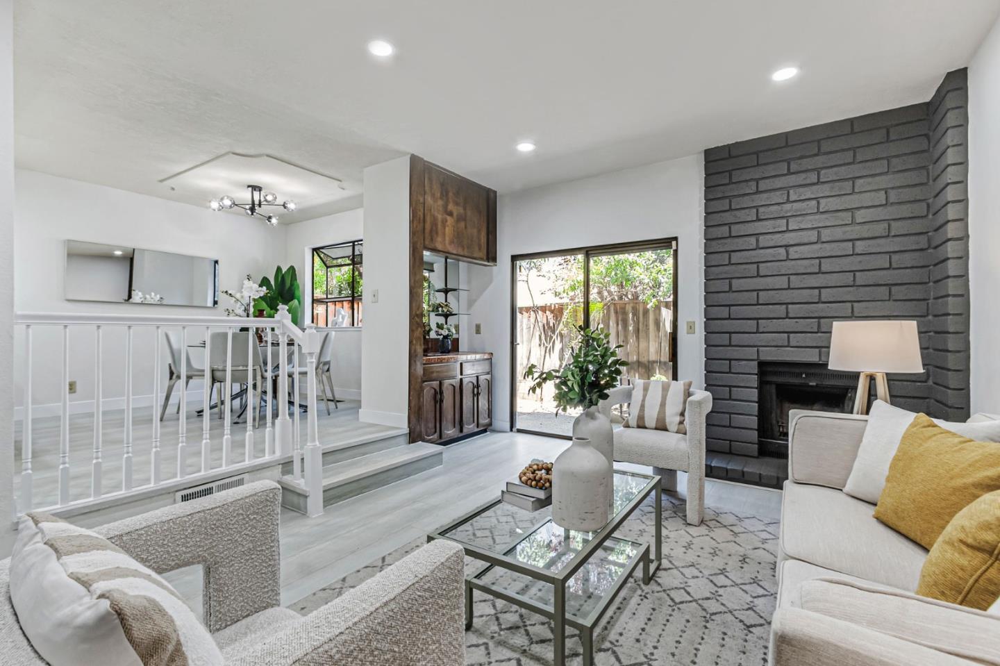 Detail Gallery Image 9 of 54 For 1152 Capri Dr, Campbell,  CA 95008 - 3 Beds | 2/1 Baths