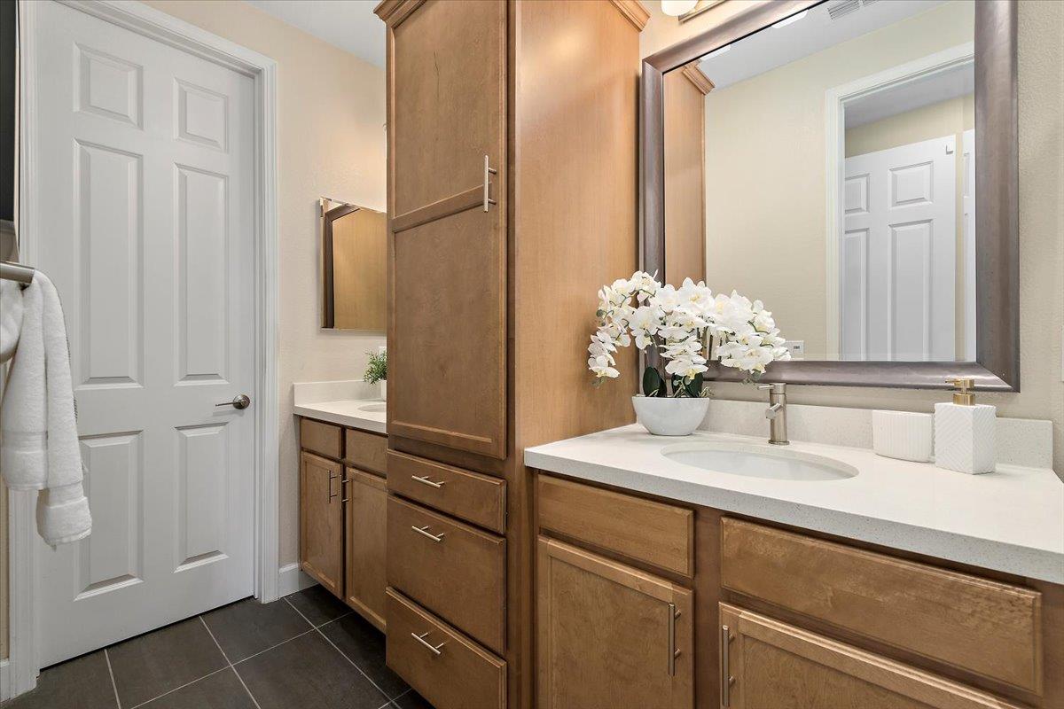 1090 CALIFORNIA CIR, MILPITAS, CA 95035  Photo 17