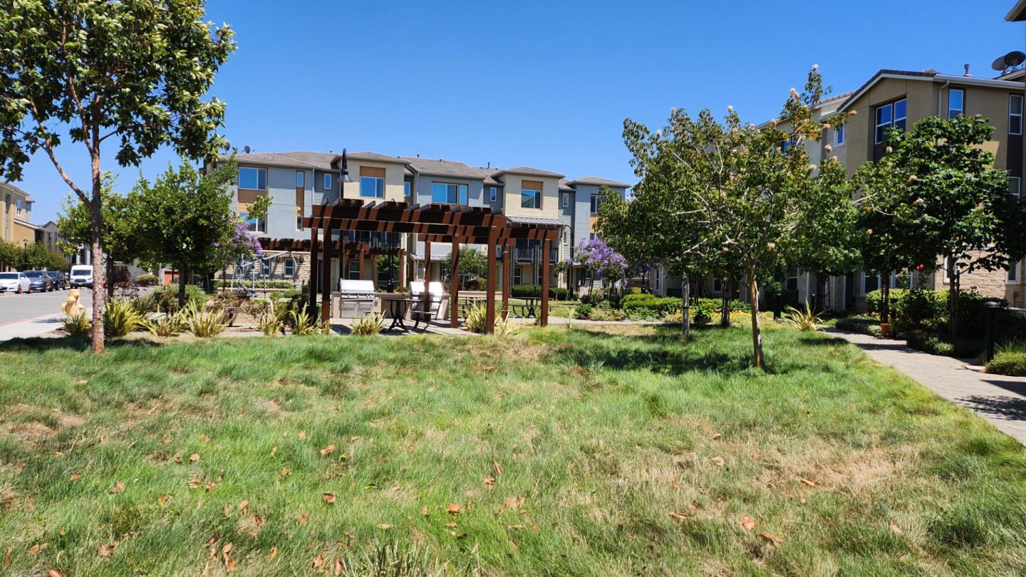 Detail Gallery Image 22 of 22 For 1090 California Cir, Milpitas,  CA 95035 - 2 Beds | 2/1 Baths