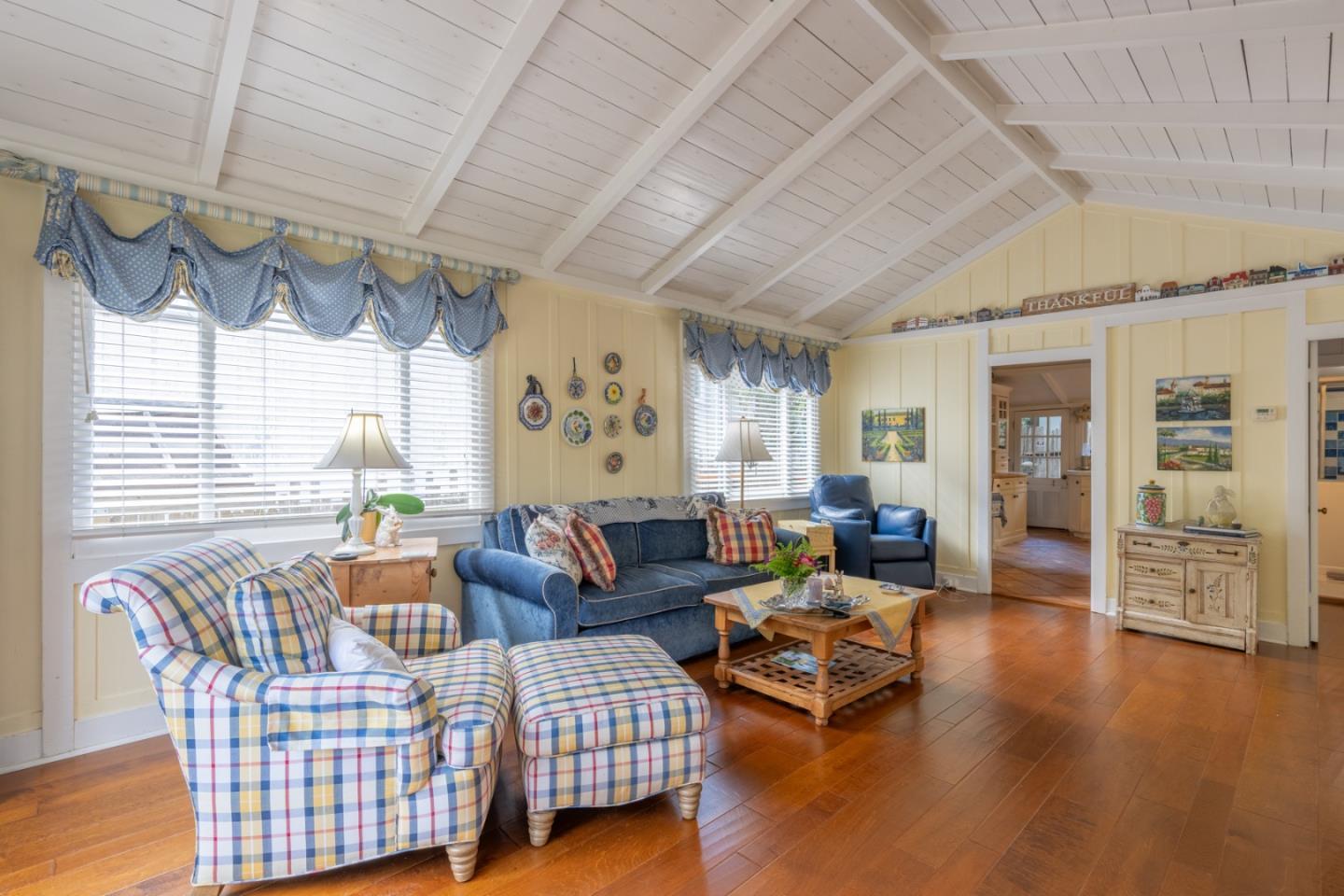 Detail Gallery Image 4 of 26 For 0 Ocean Avenue 1 Ne Santa Rita, Carmel,  CA 93921 - 3 Beds | 2 Baths