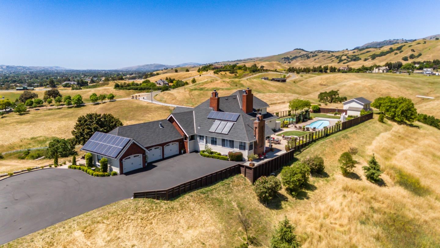 Detail Gallery Image 76 of 89 For 2525 Bridle Path Dr, Gilroy,  CA 95020 - 5 Beds | 4/1 Baths