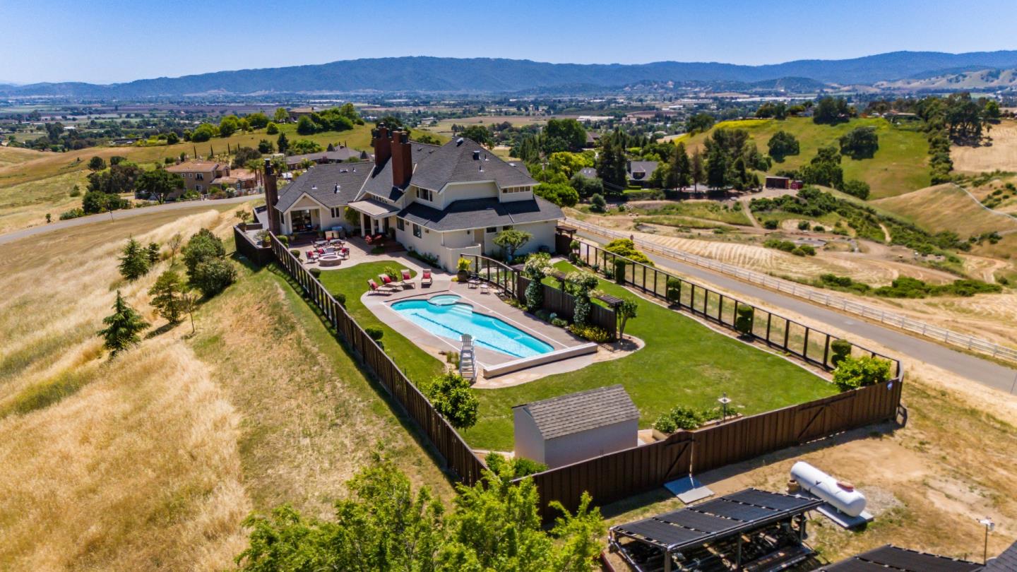 Detail Gallery Image 77 of 89 For 2525 Bridle Path Dr, Gilroy,  CA 95020 - 5 Beds | 4/1 Baths