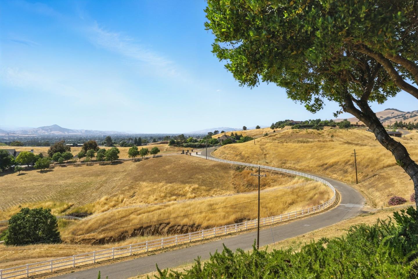Detail Gallery Image 85 of 89 For 2525 Bridle Path Dr, Gilroy,  CA 95020 - 5 Beds | 4/1 Baths