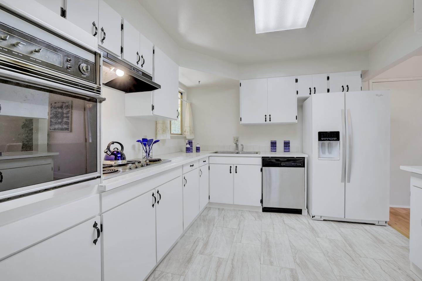 Detail Gallery Image 17 of 46 For 737 Hamann Dr, San Jose,  CA 95117 - 4 Beds | 2 Baths
