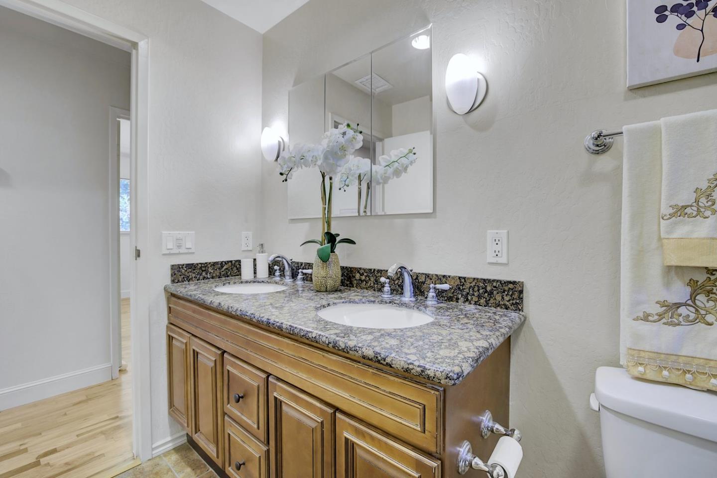 Detail Gallery Image 25 of 46 For 737 Hamann Dr, San Jose,  CA 95117 - 4 Beds | 2 Baths