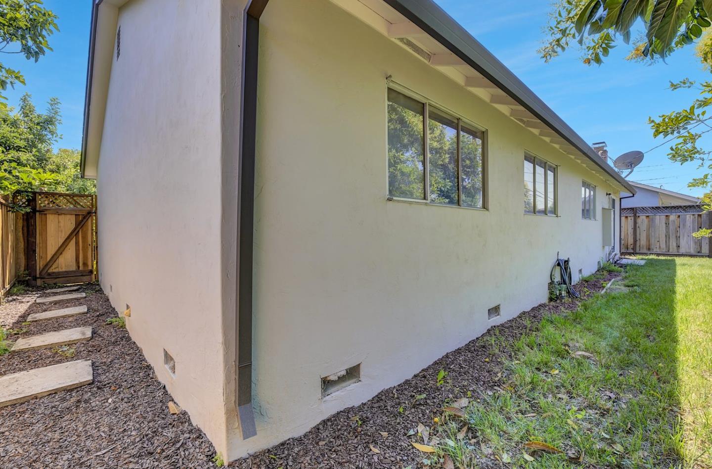 Detail Gallery Image 41 of 46 For 737 Hamann Dr, San Jose,  CA 95117 - 4 Beds | 2 Baths