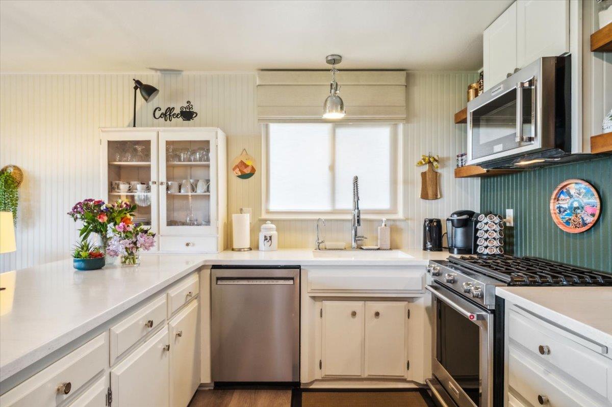 Detail Gallery Image 34 of 61 For 630 Terry St, Monterey,  CA 93940 - 3 Beds | 2 Baths