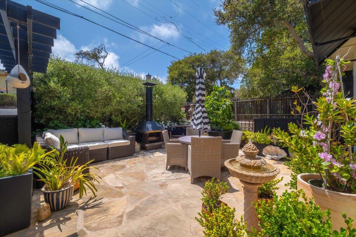 Detail Gallery Image 5 of 61 For 630 Terry St, Monterey,  CA 93940 - 3 Beds | 2 Baths