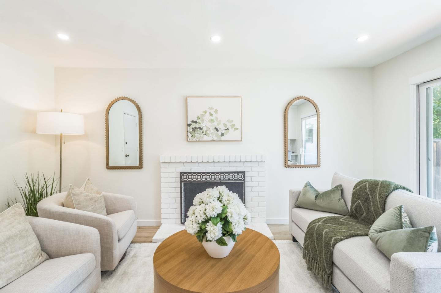 Detail Gallery Image 10 of 33 For 5726 San Lorenzo Dr, San Jose,  CA 95123 - 4 Beds | 2 Baths