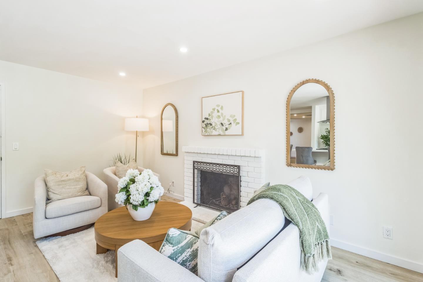 Detail Gallery Image 11 of 33 For 5726 San Lorenzo Dr, San Jose,  CA 95123 - 4 Beds | 2 Baths