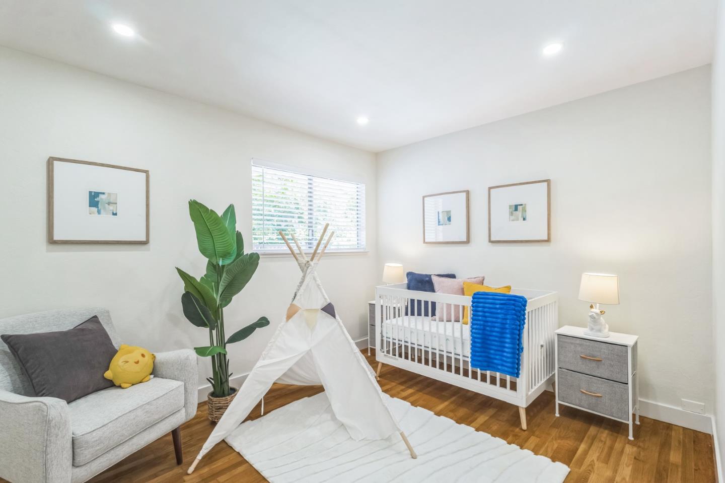 Detail Gallery Image 17 of 33 For 5726 San Lorenzo Dr, San Jose,  CA 95123 - 4 Beds | 2 Baths