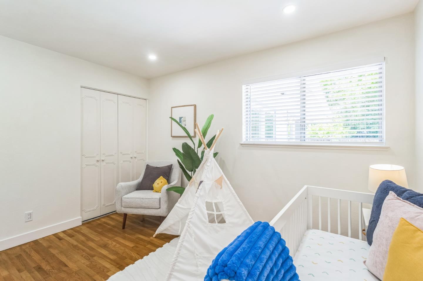 Detail Gallery Image 18 of 33 For 5726 San Lorenzo Dr, San Jose,  CA 95123 - 4 Beds | 2 Baths