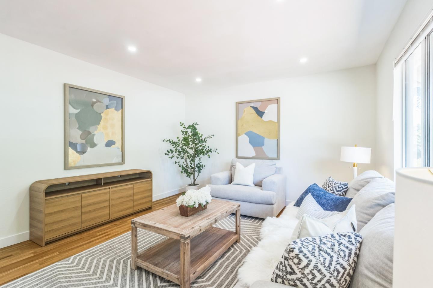 Detail Gallery Image 8 of 33 For 5726 San Lorenzo Dr, San Jose,  CA 95123 - 4 Beds | 2 Baths