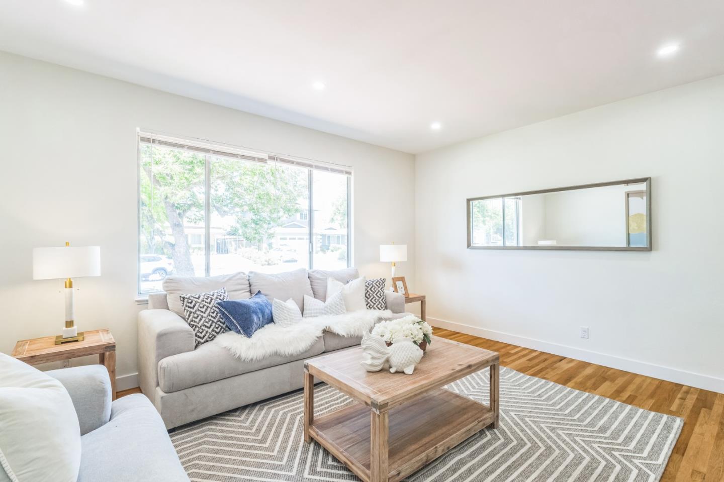 Detail Gallery Image 9 of 33 For 5726 San Lorenzo Dr, San Jose,  CA 95123 - 4 Beds | 2 Baths