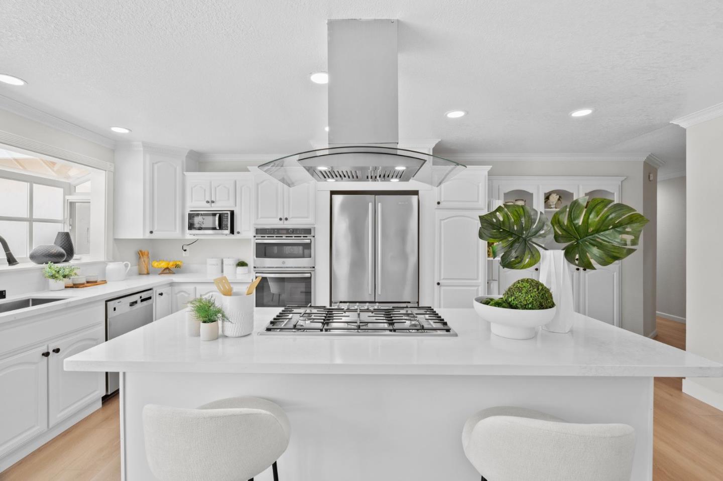 Detail Gallery Image 10 of 28 For 2923 Helmsley Dr, San Jose,  CA 95132 - 4 Beds | 2 Baths
