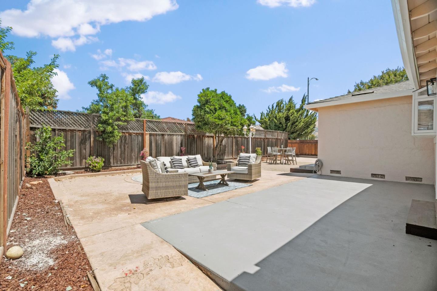 Detail Gallery Image 23 of 28 For 2923 Helmsley Dr, San Jose,  CA 95132 - 4 Beds | 2 Baths