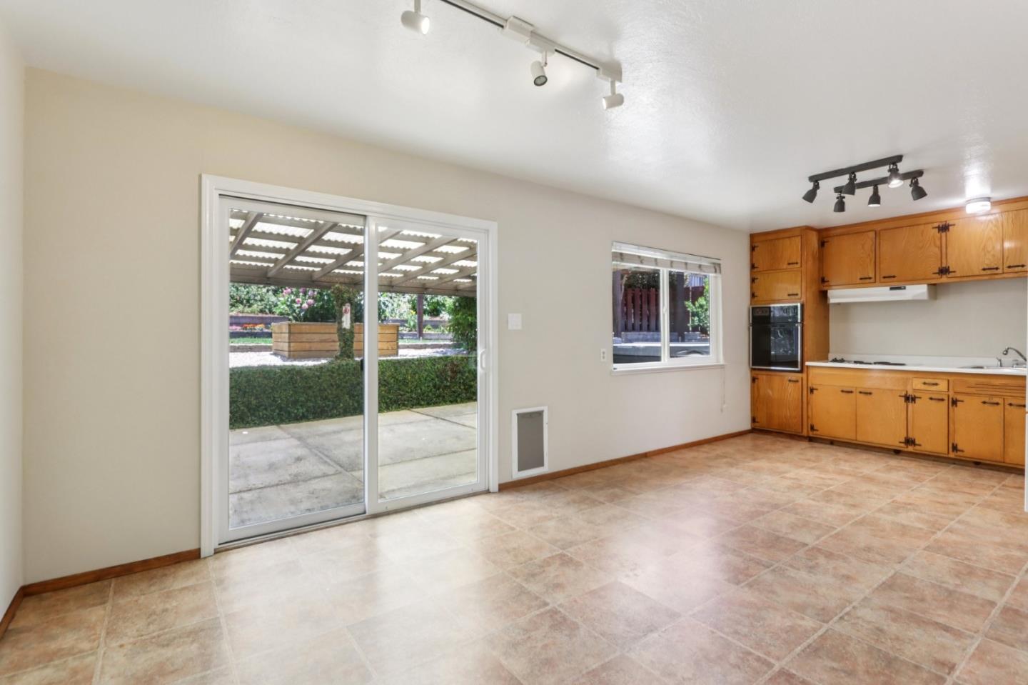 Detail Gallery Image 7 of 24 For 3263 Kelly St, Hayward,  CA 94541 - 3 Beds | 1 Baths