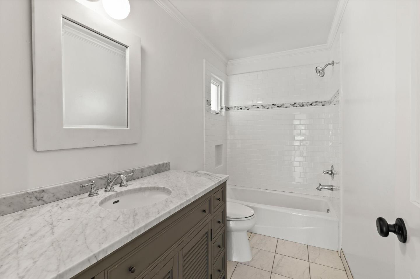 Detail Gallery Image 19 of 39 For 14231 Short Hill Ct, Saratoga,  CA 95070 - 4 Beds | 3 Baths