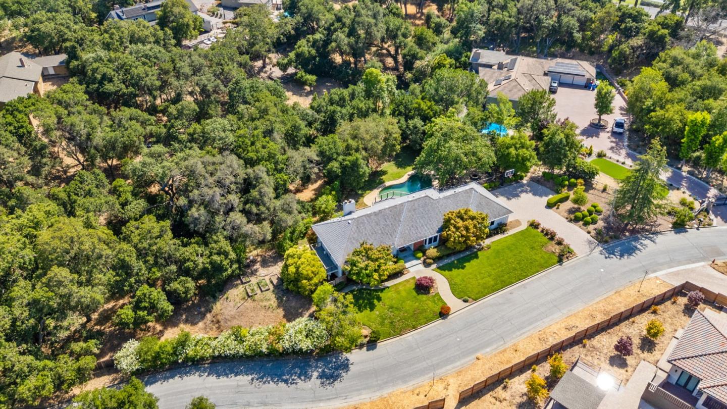 Detail Gallery Image 33 of 39 For 14231 Short Hill Ct, Saratoga,  CA 95070 - 4 Beds | 3 Baths