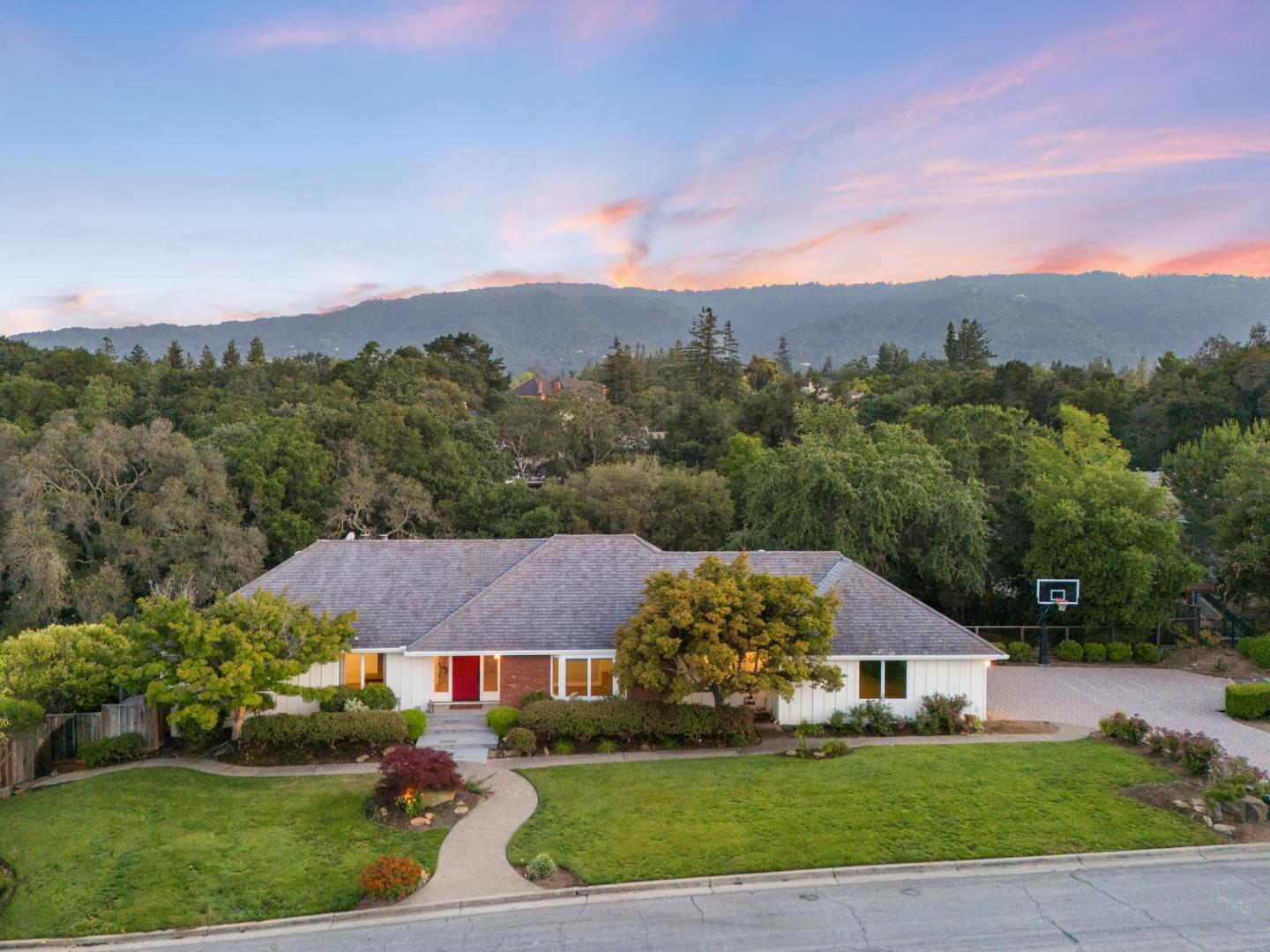 Detail Gallery Image 4 of 39 For 14231 Short Hill Ct, Saratoga,  CA 95070 - 4 Beds | 3 Baths