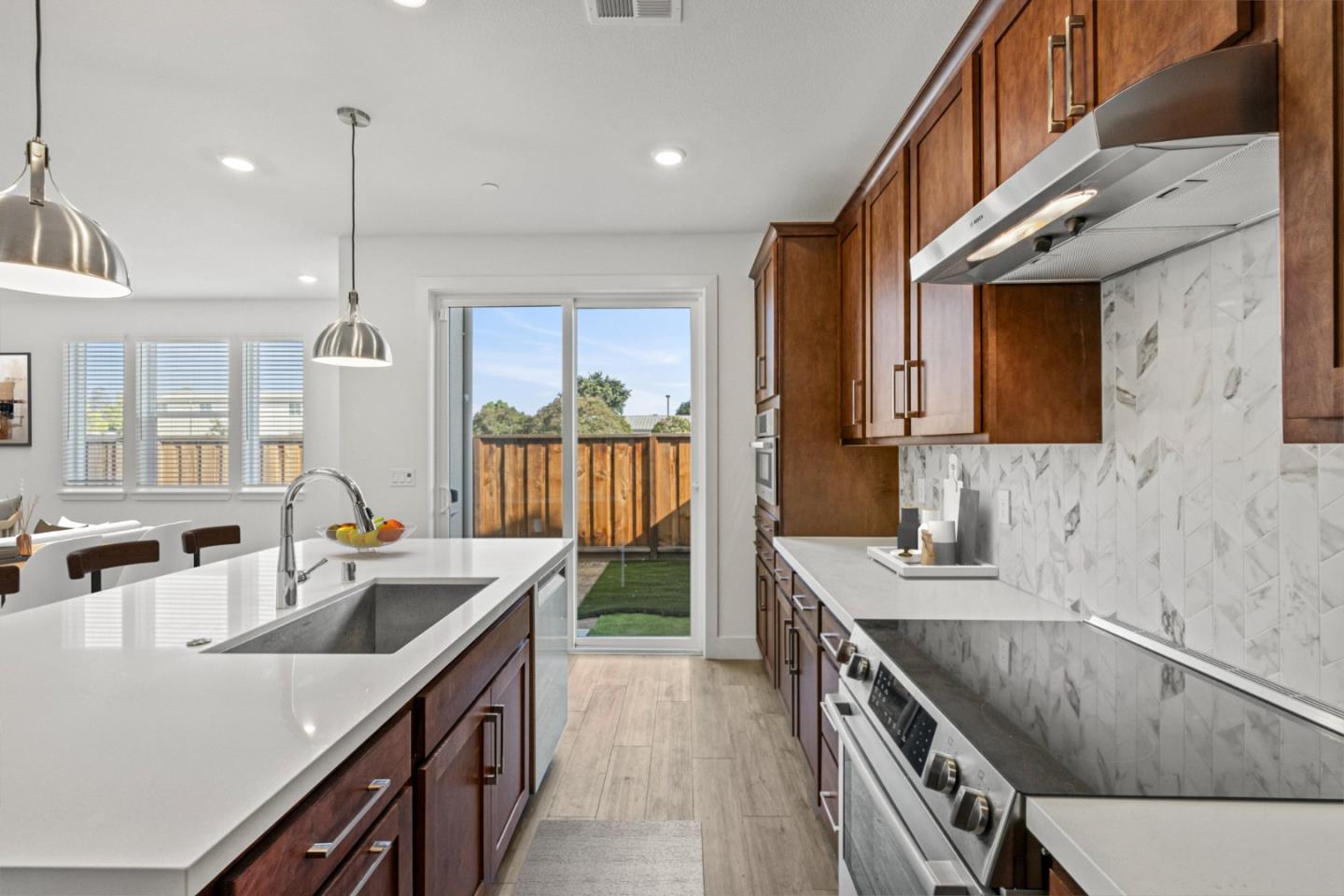 Detail Gallery Image 10 of 36 For 857 Fatima Ln, Morgan Hill,  CA 95037 - 3 Beds | 2/1 Baths