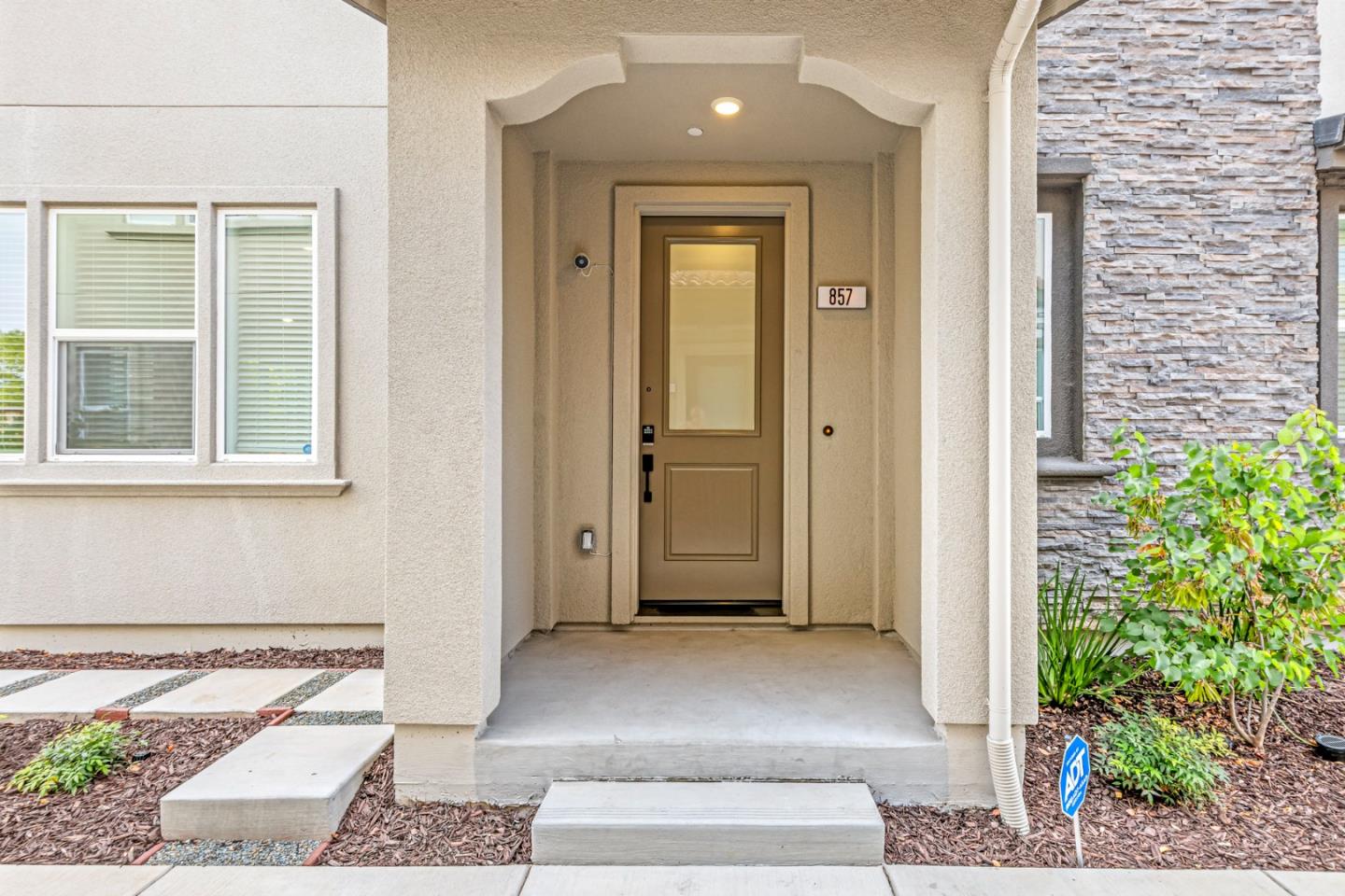 Detail Gallery Image 2 of 36 For 857 Fatima Ln, Morgan Hill,  CA 95037 - 3 Beds | 2/1 Baths