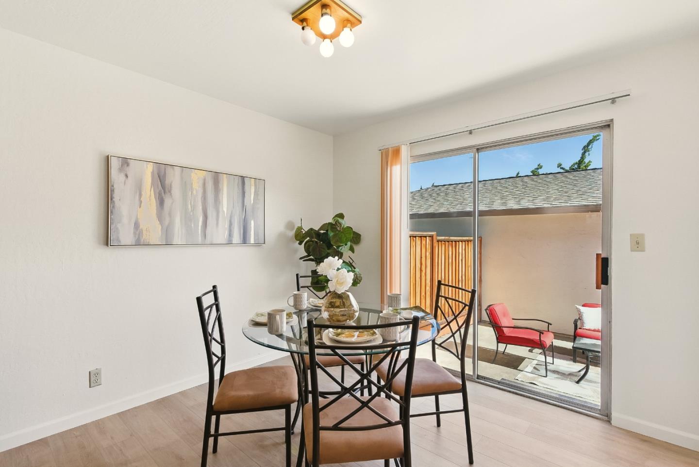 Detail Gallery Image 17 of 36 For 1030 Castleton Ter #F,  Sunnyvale,  CA 94087 - 3 Beds | 2/1 Baths