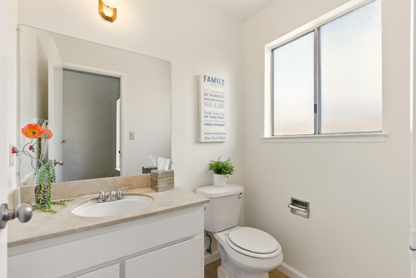 Detail Gallery Image 21 of 36 For 1030 Castleton Ter #F,  Sunnyvale,  CA 94087 - 3 Beds | 2/1 Baths