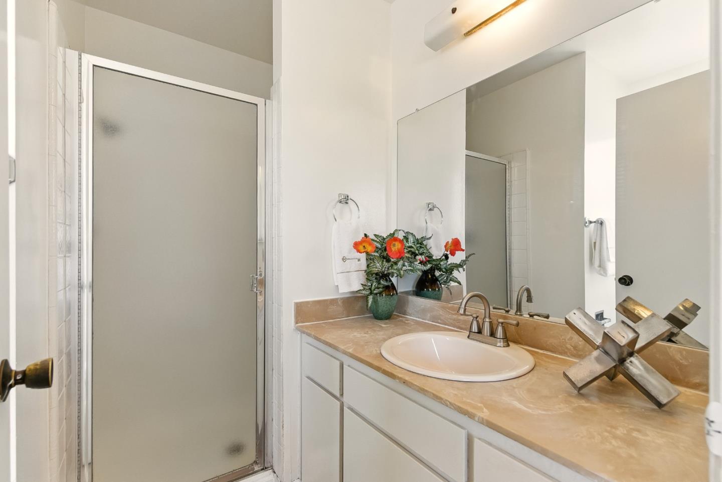 Detail Gallery Image 23 of 36 For 1030 Castleton Ter #F,  Sunnyvale,  CA 94087 - 3 Beds | 2/1 Baths