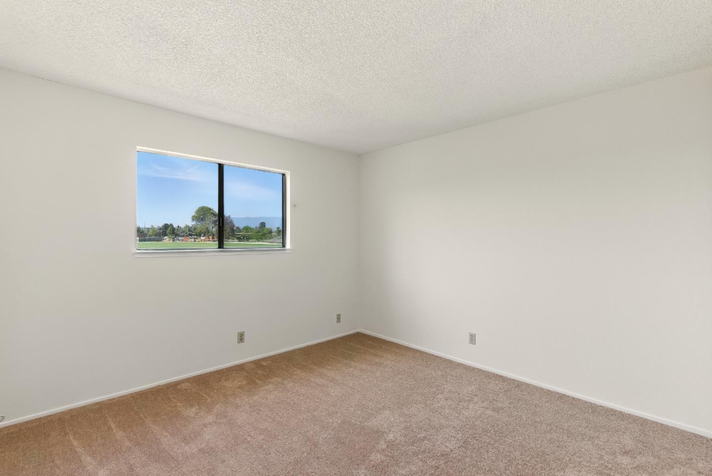 Detail Gallery Image 26 of 36 For 1030 Castleton Ter #F,  Sunnyvale,  CA 94087 - 3 Beds | 2/1 Baths