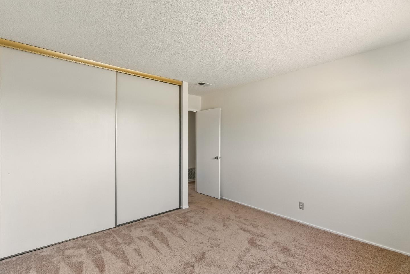 Detail Gallery Image 28 of 36 For 1030 Castleton Ter #F,  Sunnyvale,  CA 94087 - 3 Beds | 2/1 Baths
