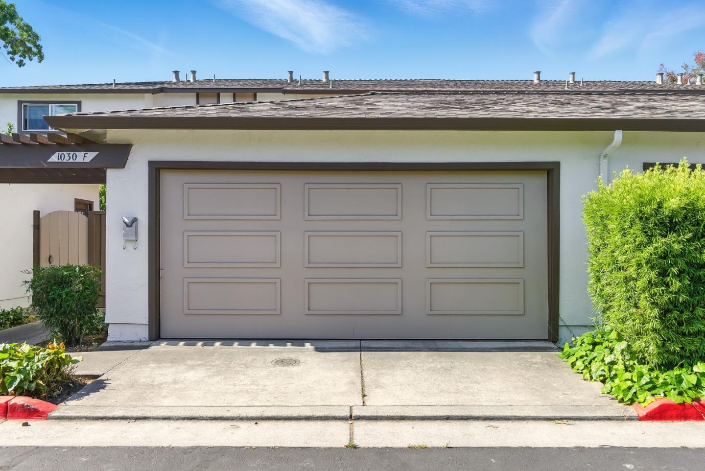 Detail Gallery Image 4 of 36 For 1030 Castleton Ter #F,  Sunnyvale,  CA 94087 - 3 Beds | 2/1 Baths